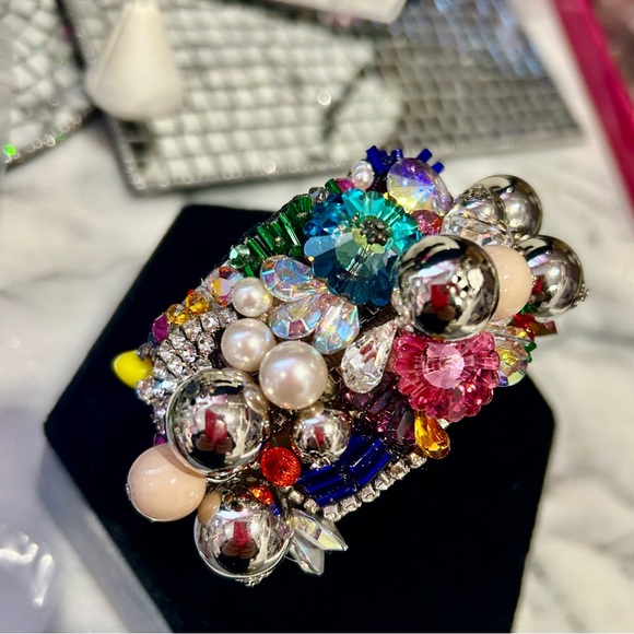 Vintage ‘80s Designer Crystal and Beadwork “Everything” Cuff Bracelet-Boutique - Picture 4 of 15